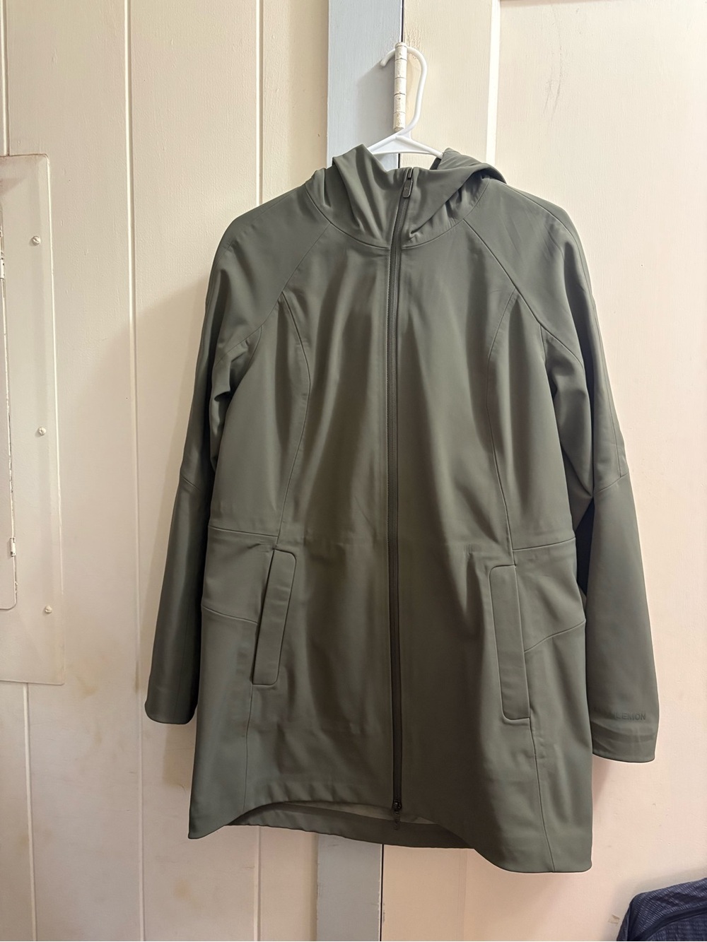 EUC Lululemon Repelshell Rain Jacket